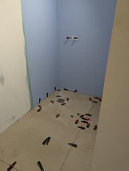 Photo 4 de la publication Facebook : Création de salle de bains avec douche à l'italienne